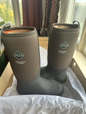 Men’s Edgewater Muck Boots- Brand New